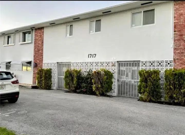 1717 Rodman Street # 18, Hollywood FL 33020