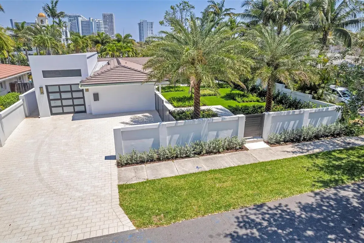 2008 Admirals Way, Fort Lauderdale FL 33316