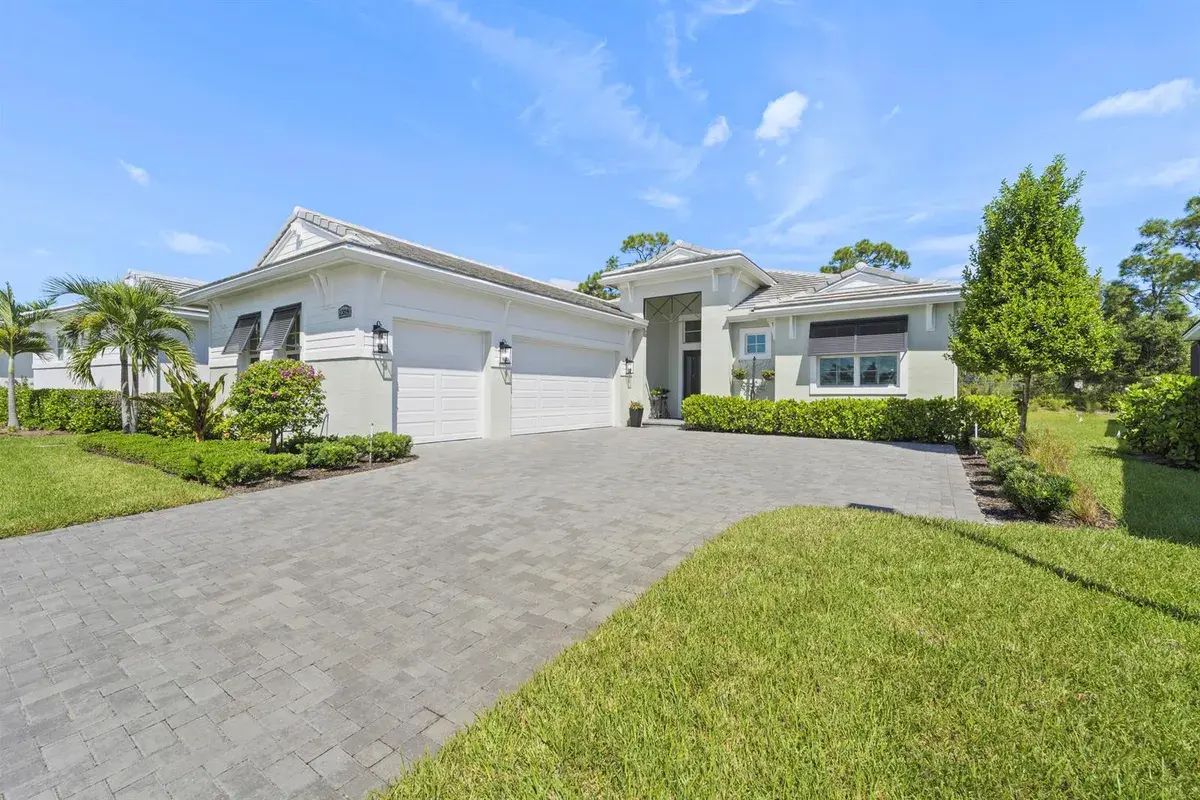 2309 SE CANOPY COVE Lane, Port St. Lucie FL 34984