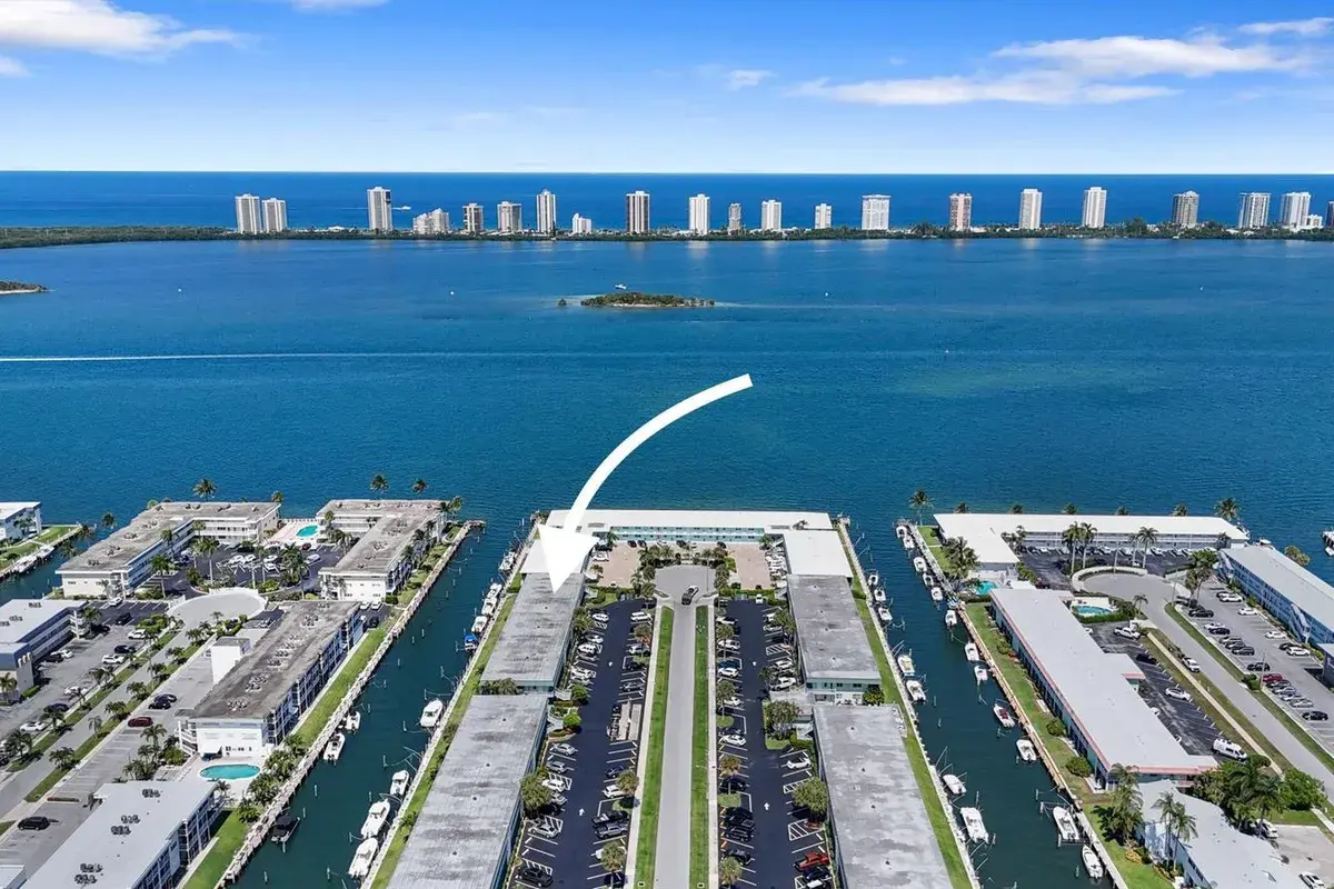 109 WETTAW Lane # 101, North Palm Beach FL 33408