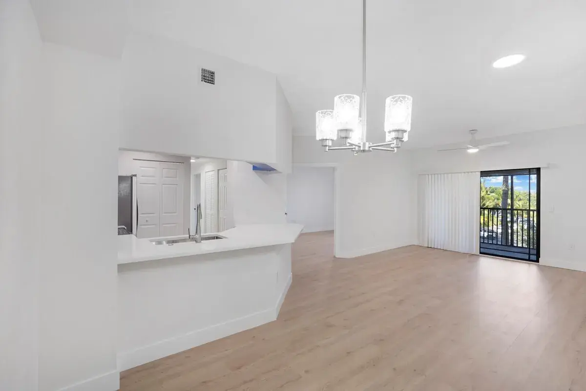 2724 ANZIO Court # 305, Palm Beach Gardens FL 33410