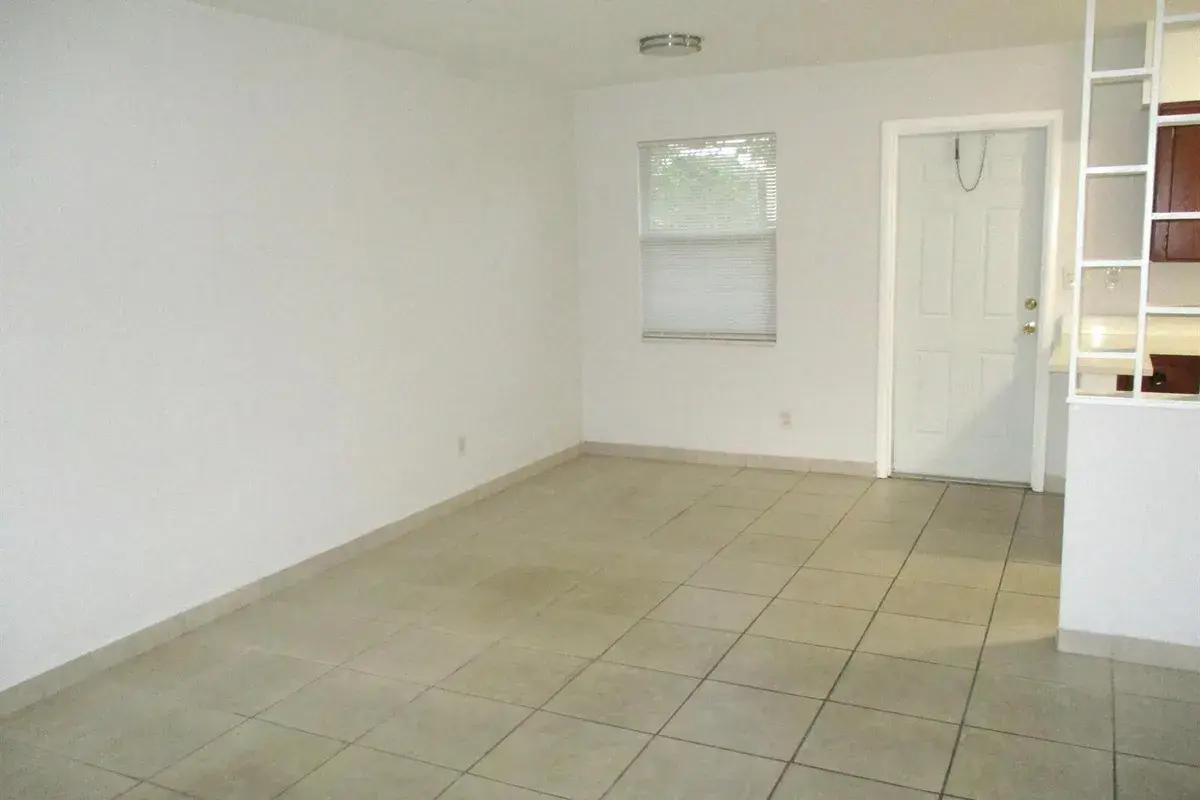 2640 PIERCE Street # 5, Hollywood FL 33020
