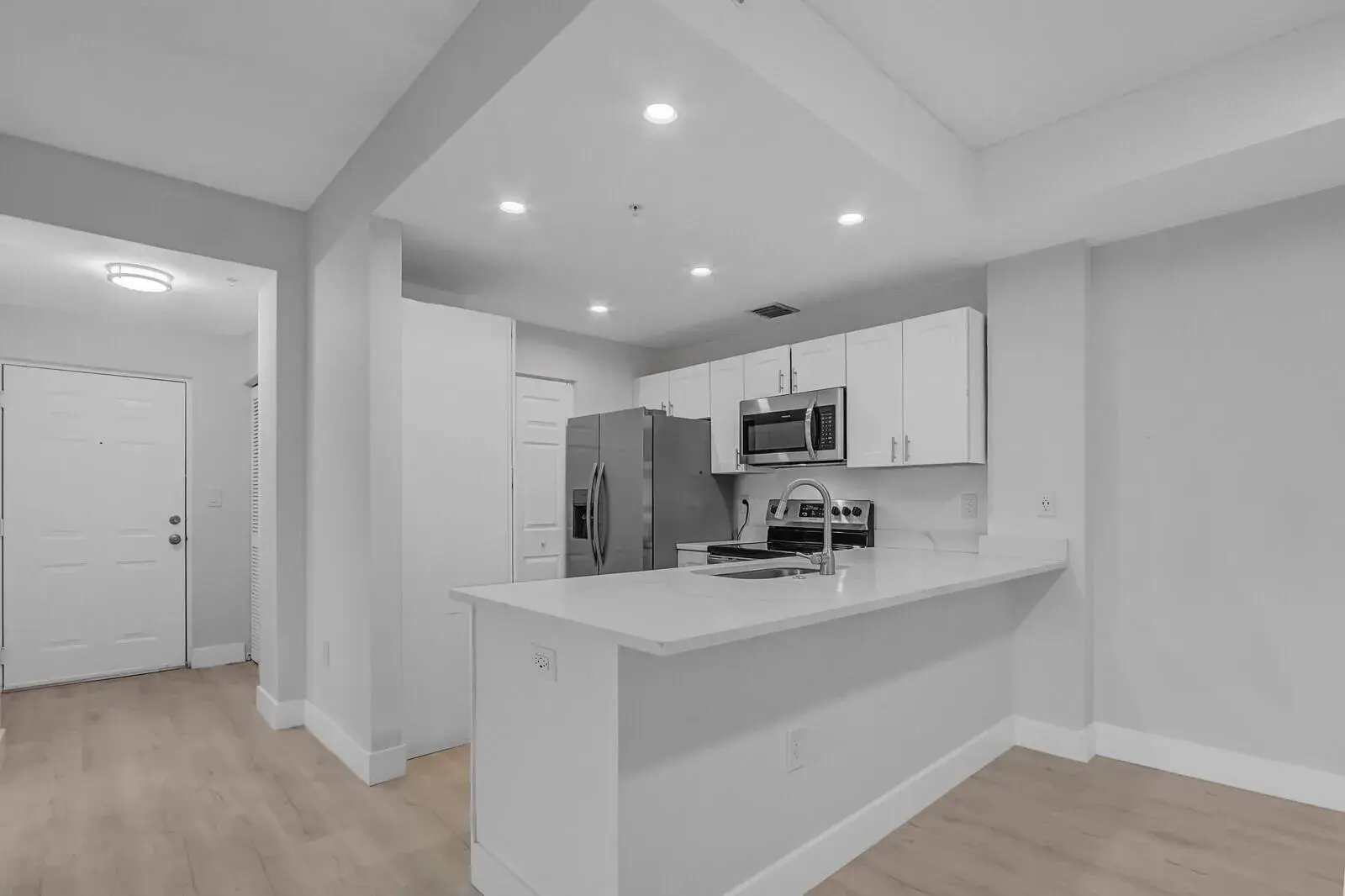 2916 TUSCANY Court # 302, Palm Beach Gardens FL 33410
