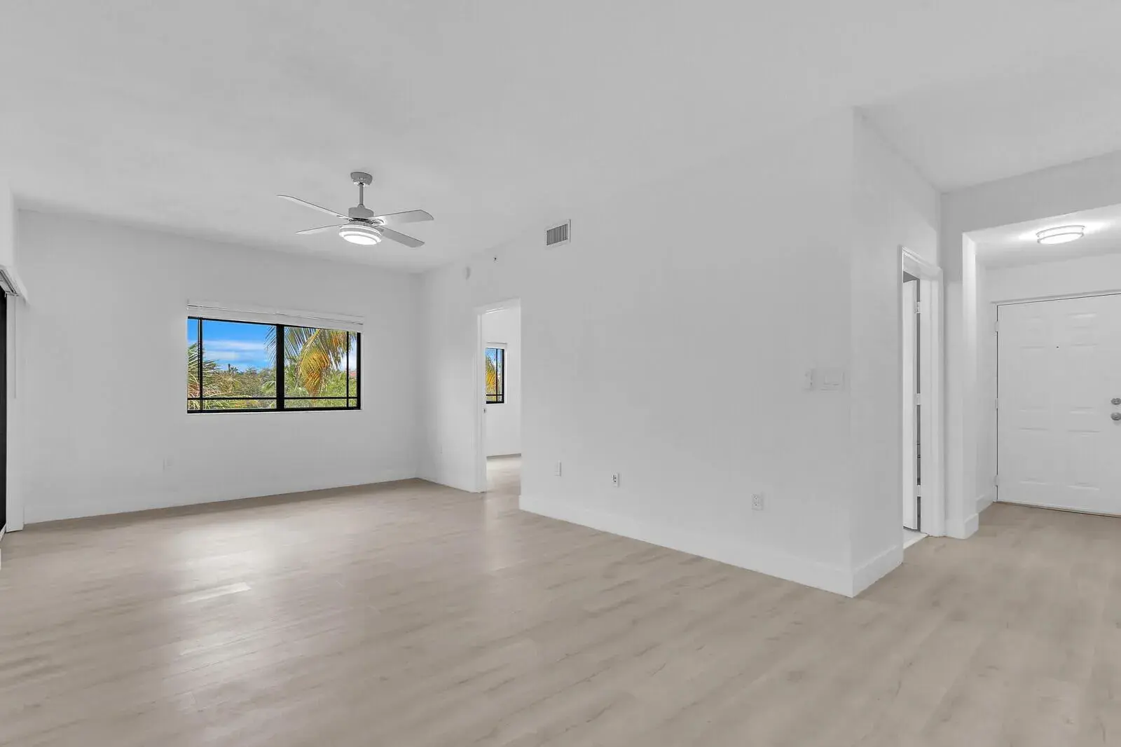 2916 TUSCANY Court # 302, Palm Beach Gardens FL 33410