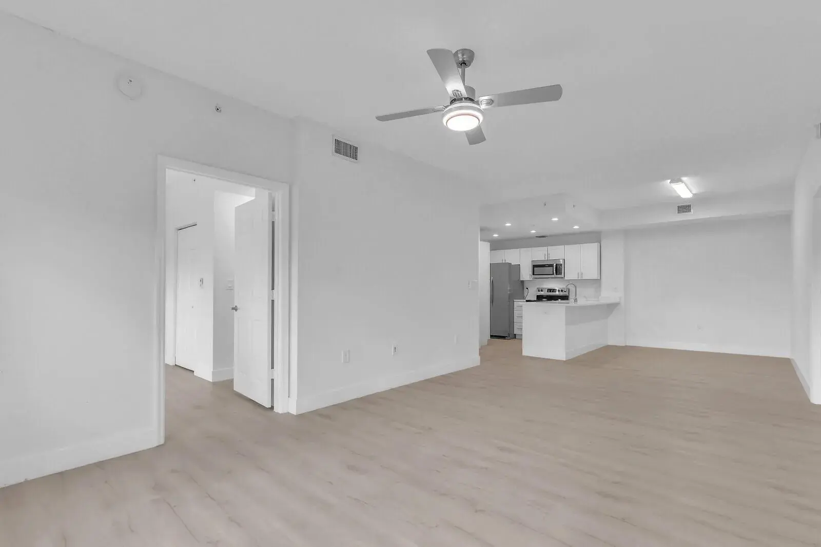 2916 TUSCANY Court # 302, Palm Beach Gardens FL 33410
