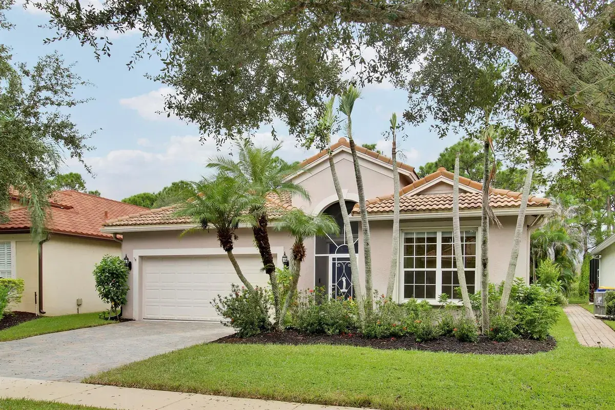 6815 SE Twin Oaks Circle, Stuart FL 34997