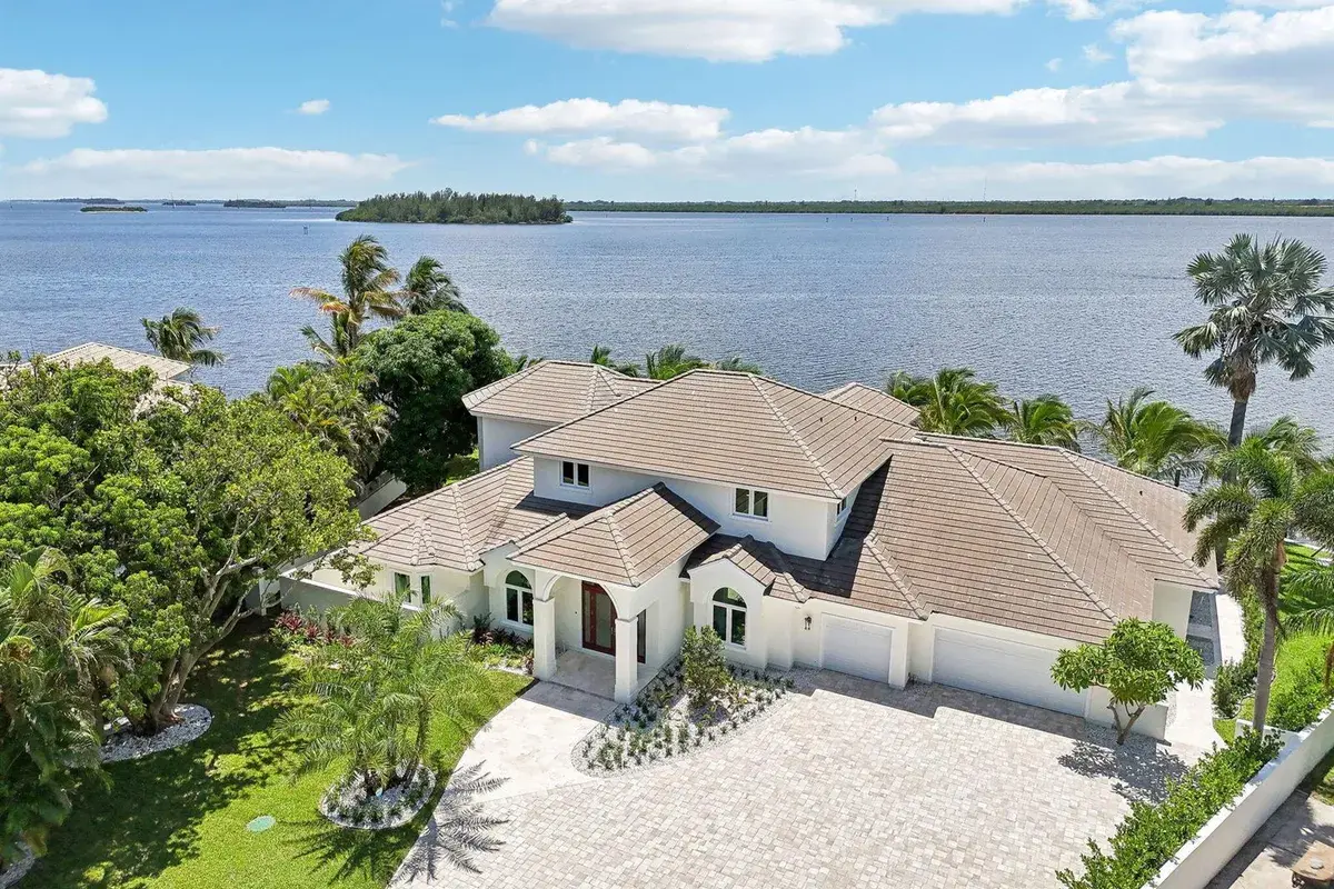 526 POINT Lane, Vero Beach FL 32963