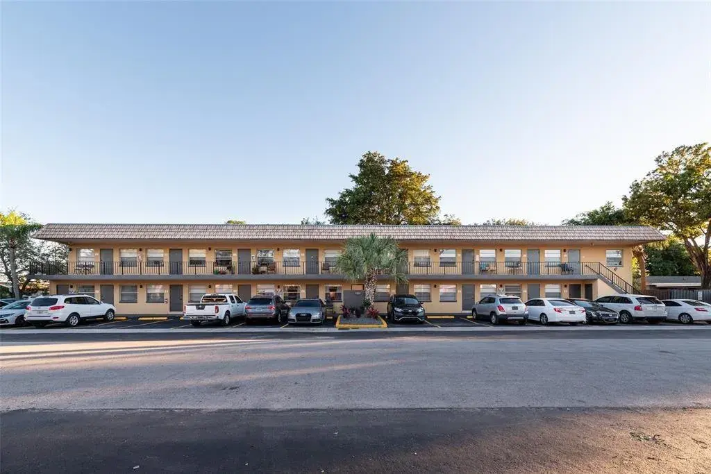 1151 NE 17TH Court # 24, Fort Lauderdale FL 33305