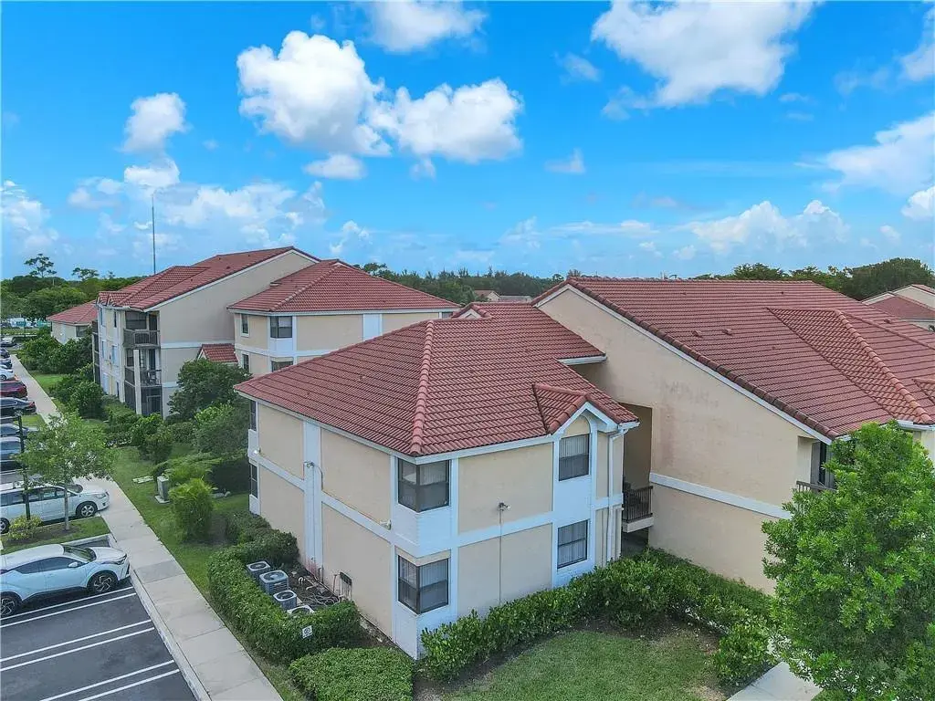 5681 RIVERSIDE Drive, Coral Springs FL 33067