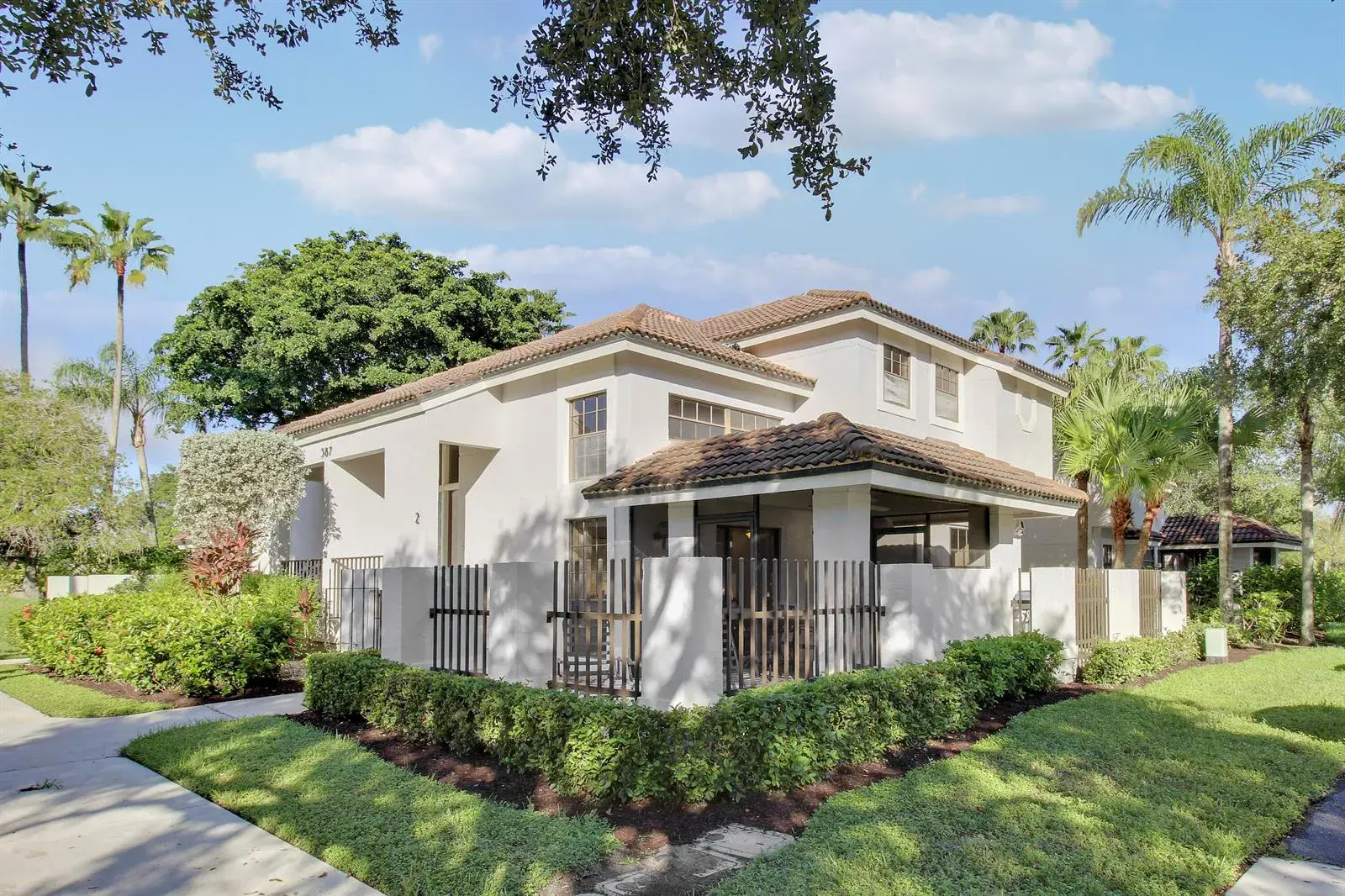 587 Prestwick Circle # 2, Palm Beach Gardens FL 33418