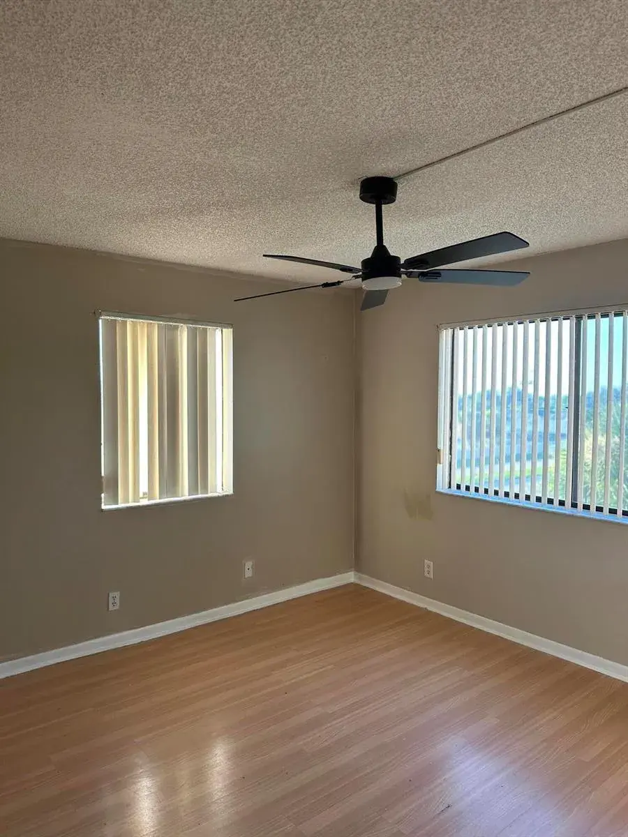 8020 HAMPTON Boulevard # 410, North Lauderdale FL 33068