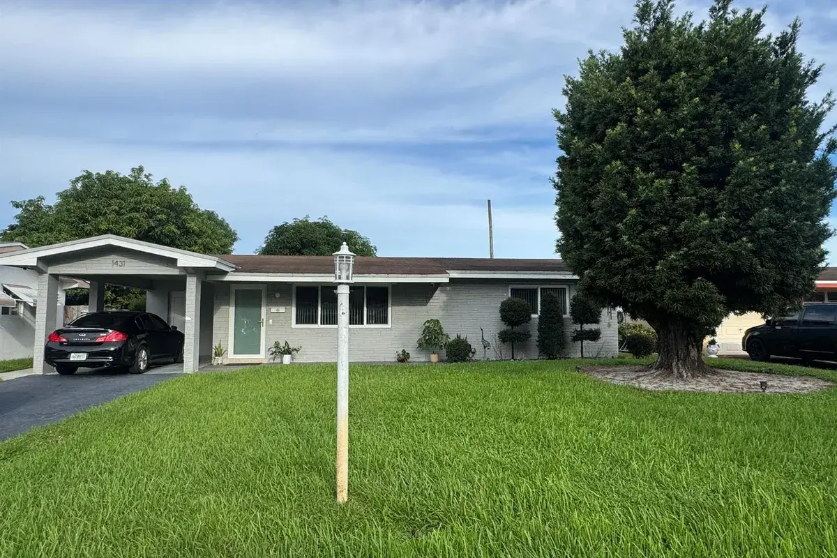 1431 NW 79TH Way, Pembroke Pines FL 33024