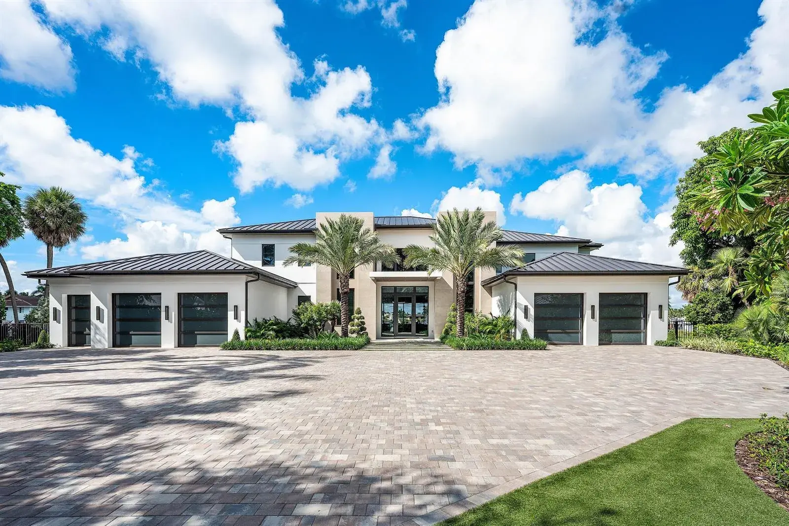 2961 NE 27TH Avenue, Lighthouse Point FL 33064