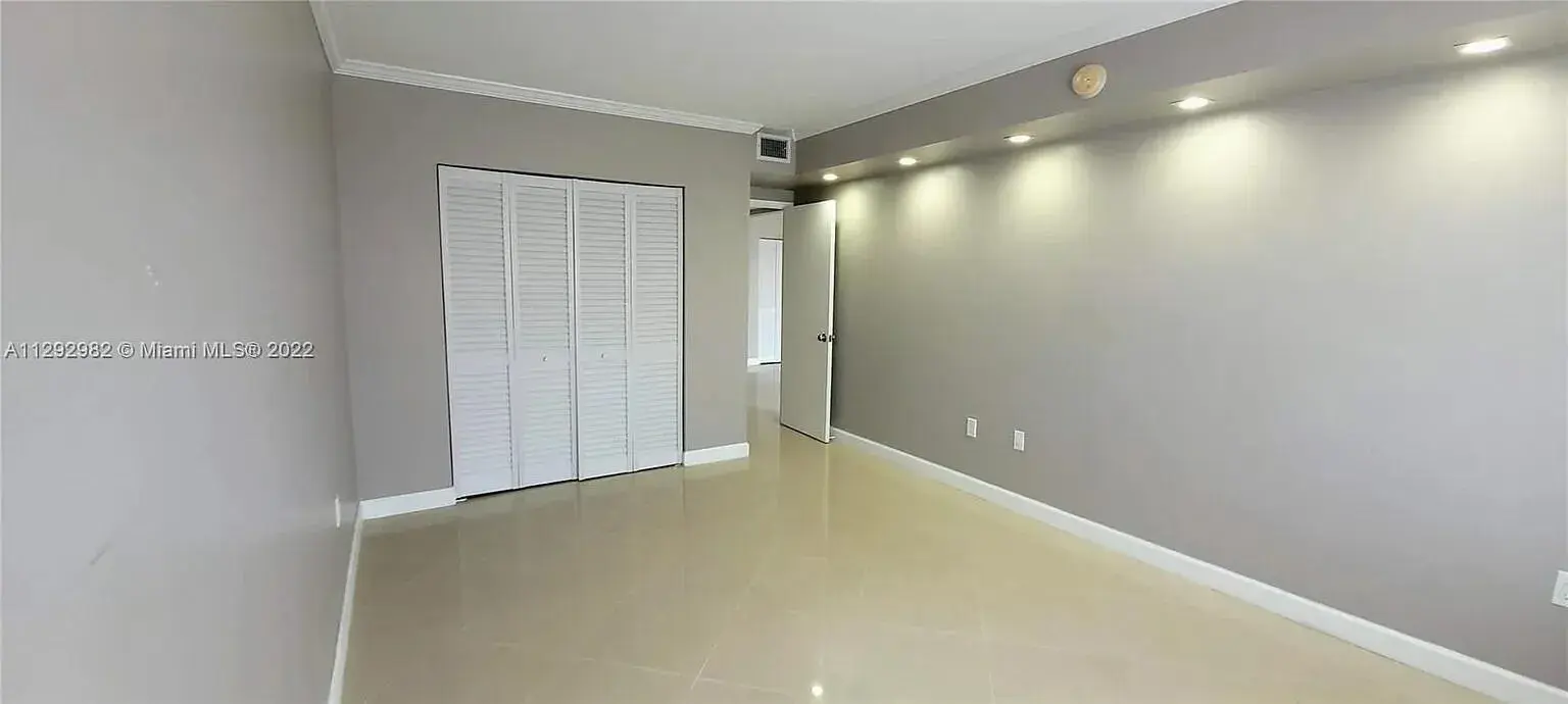 400 KINGS POINT Drive # 1426, Sunny Isles Beach FL 33160
