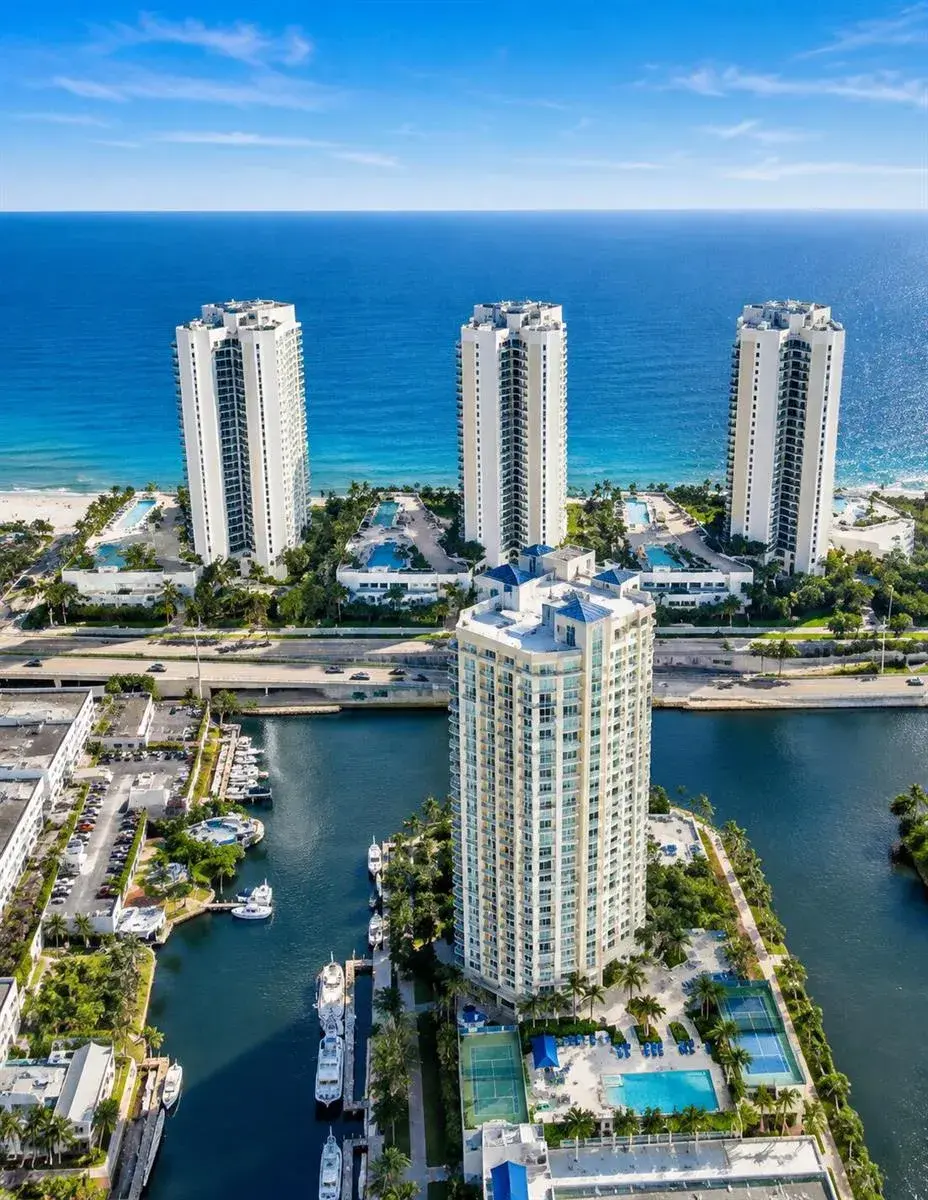 16425 COLLINS Avenue # 818, Sunny Isles Beach FL 33160