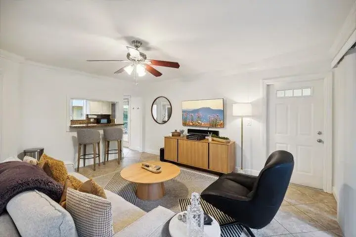 49 SE 7TH Avenue, Delray Beach FL 33483