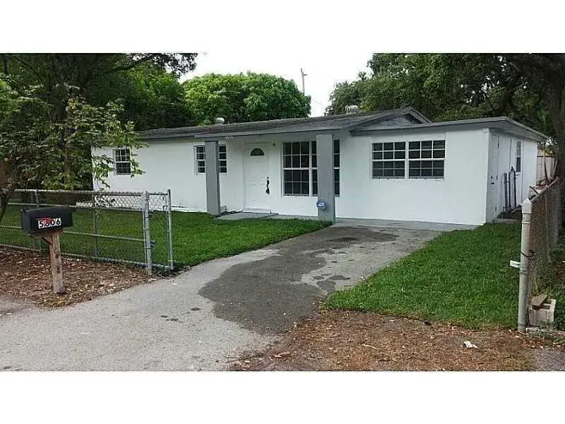 5806 Hope Street, Hollywood FL 33021