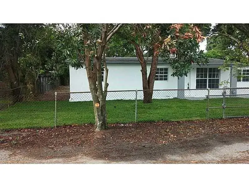 5806 Hope Street, Hollywood FL 33021