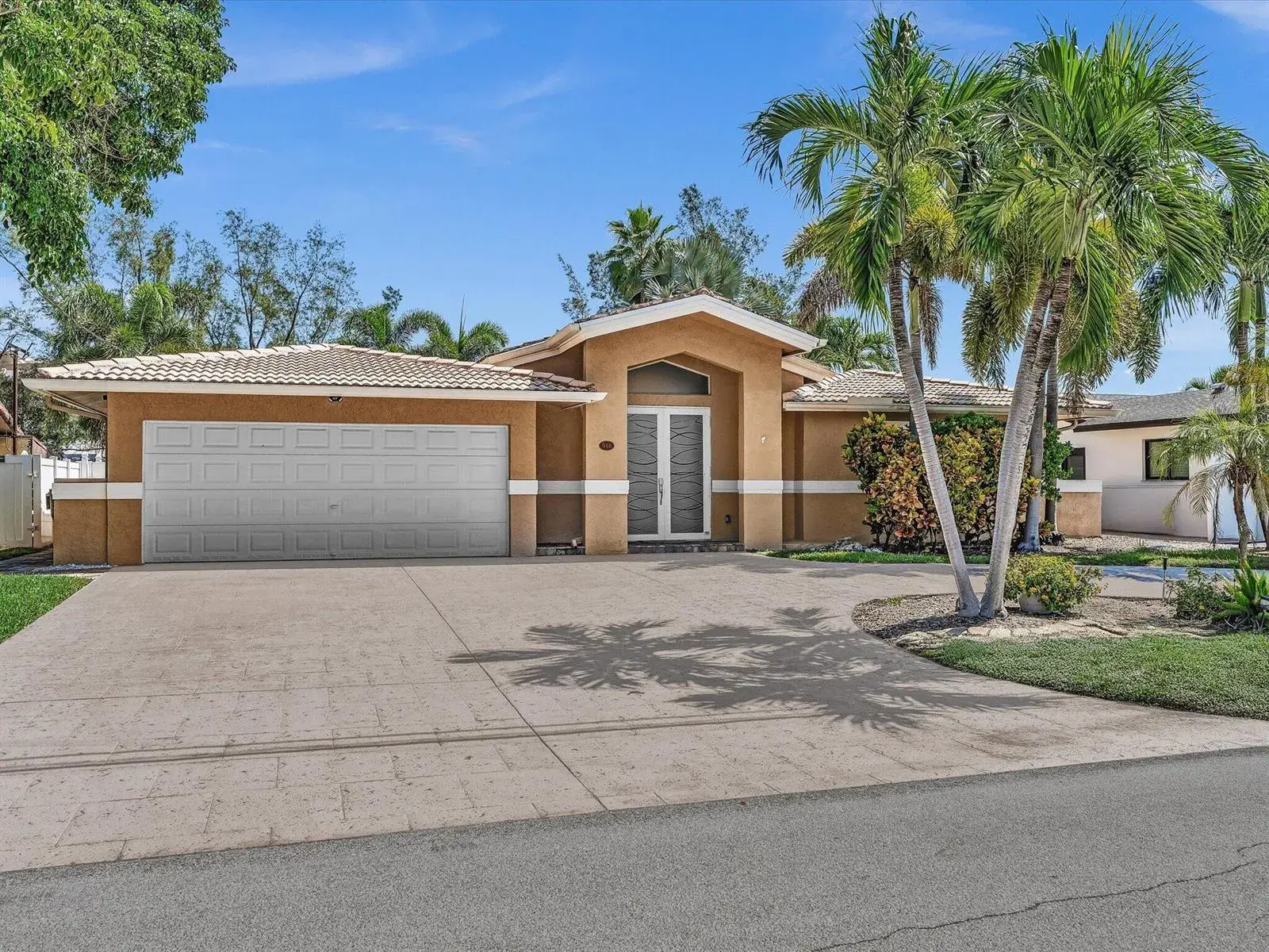948 SE 10TH Court, Pompano Beach FL 33060
