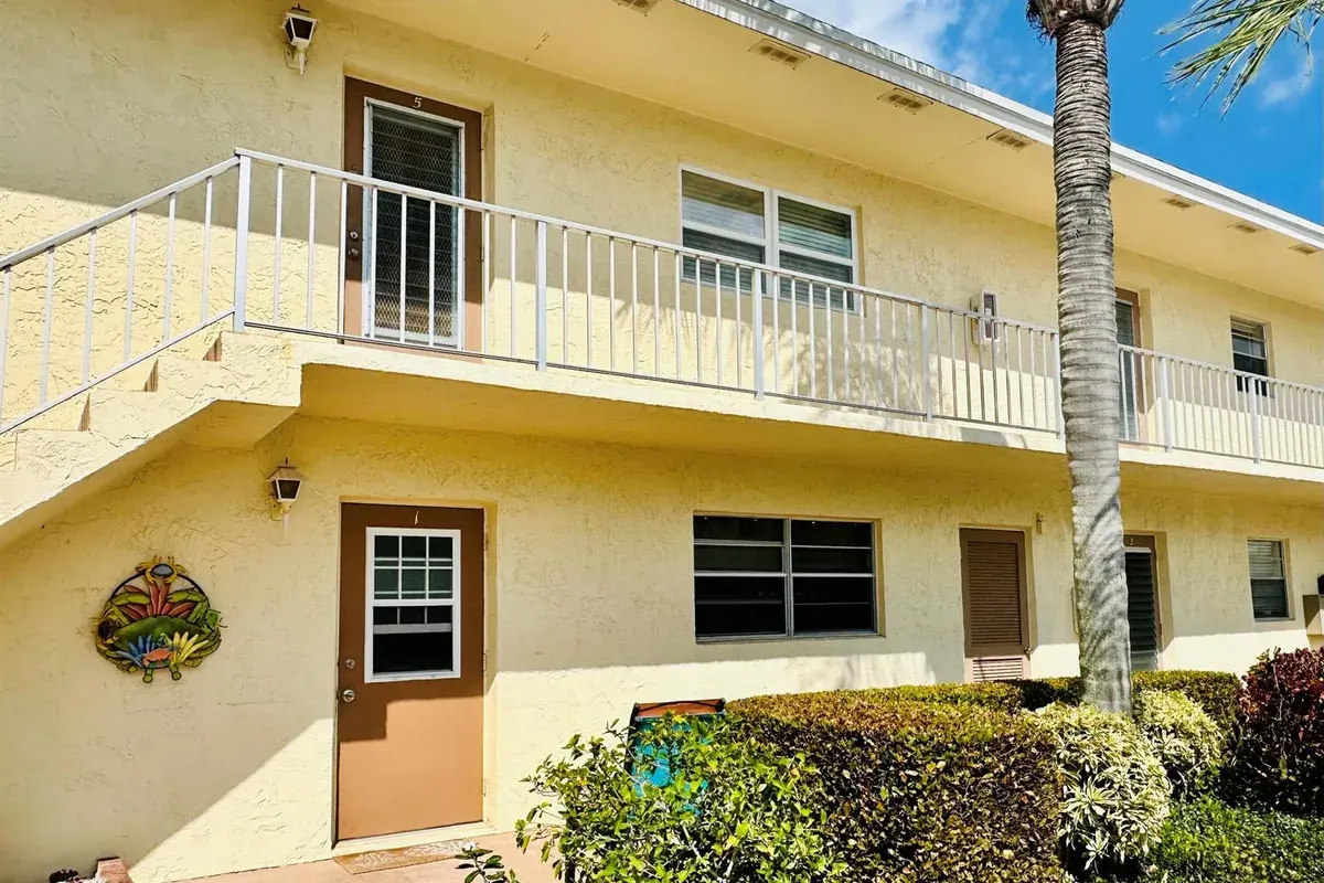 2950 SE Ocean Boulevard # 6, Stuart FL 34996