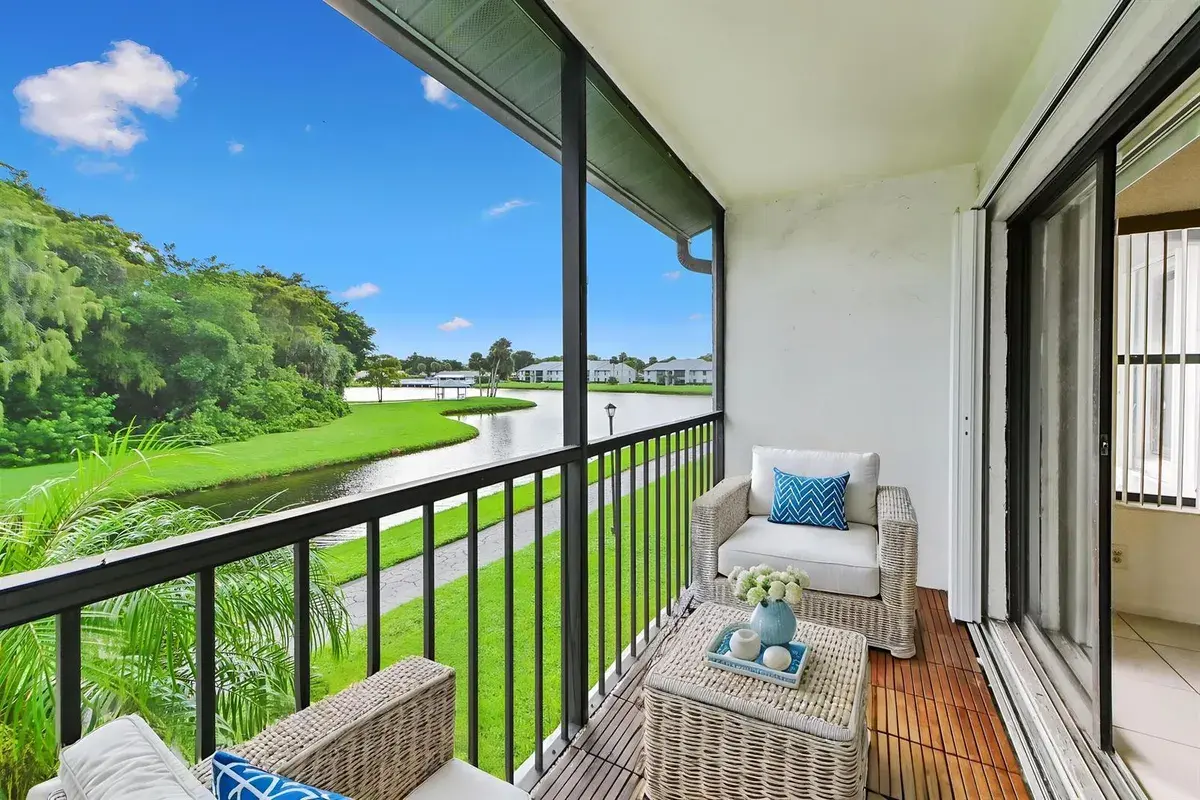 1005 Green Pine Boulevard # C2, West Palm Beach FL 33409