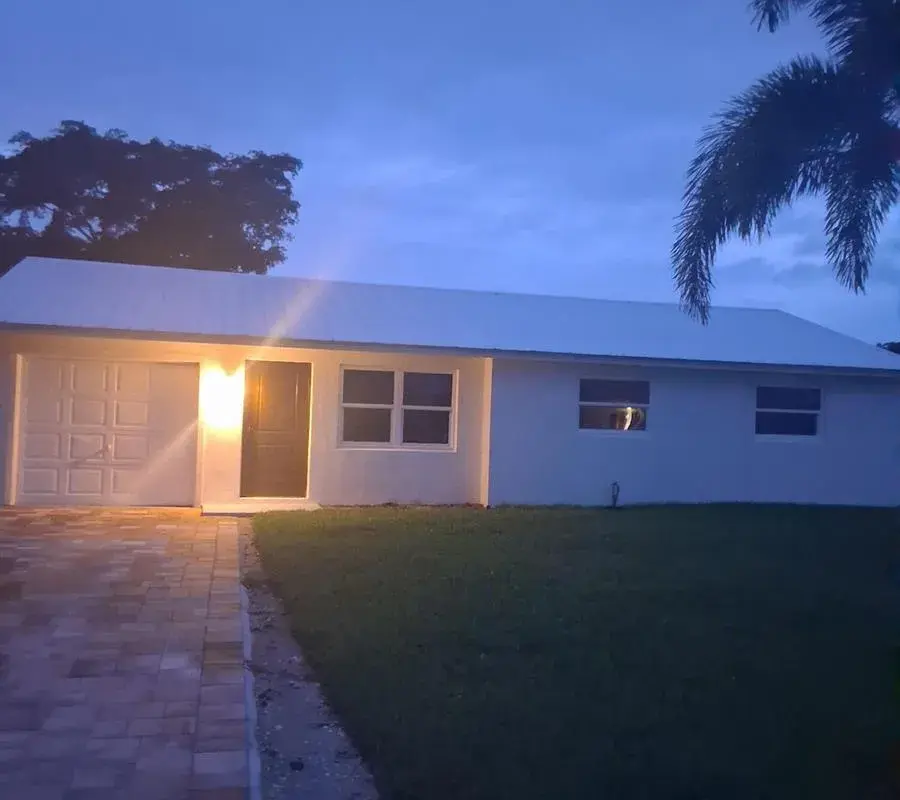 19052 SE SUDDARD Drive, Jupiter FL 33469