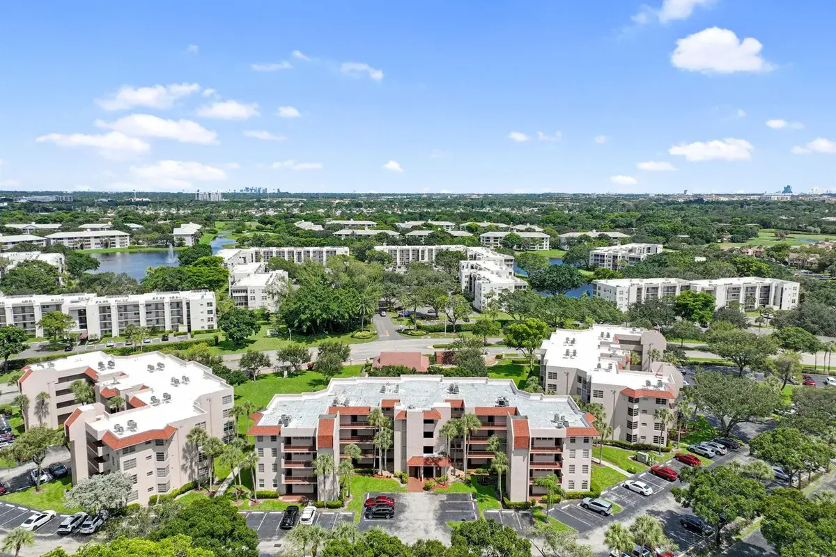 1900 SABAL PALM Drive # 205, Davie FL 33324