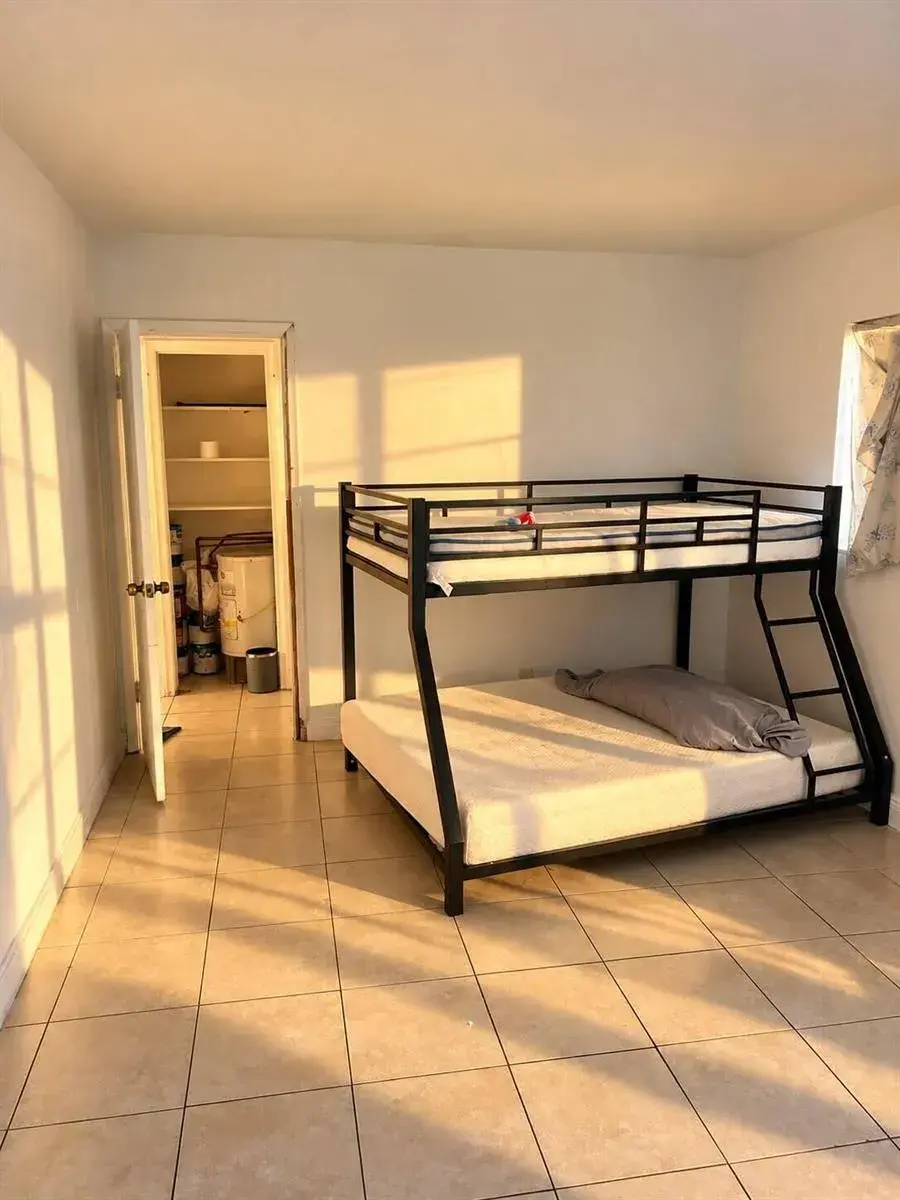 1911 Roosevelt Street, Hollywood FL 33020