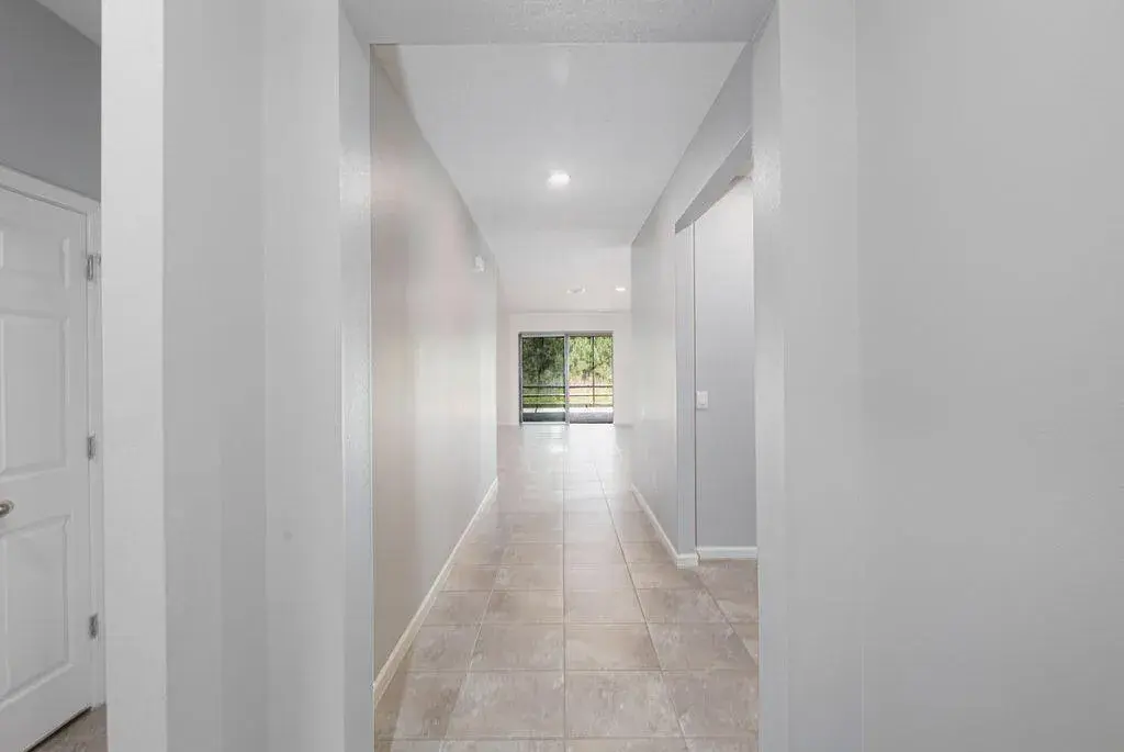 629 Old Country Rd SE, Palm Bay FL 32909