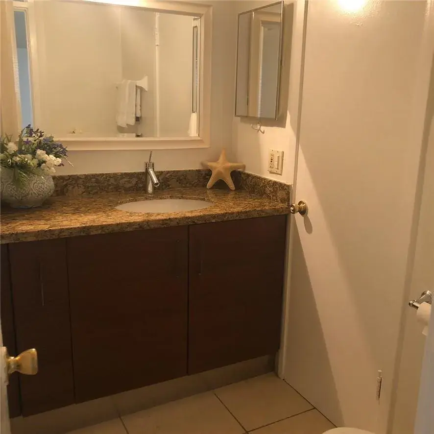 2426 SE 17TH Causeway SE # 205A, Fort Lauderdale FL 33316