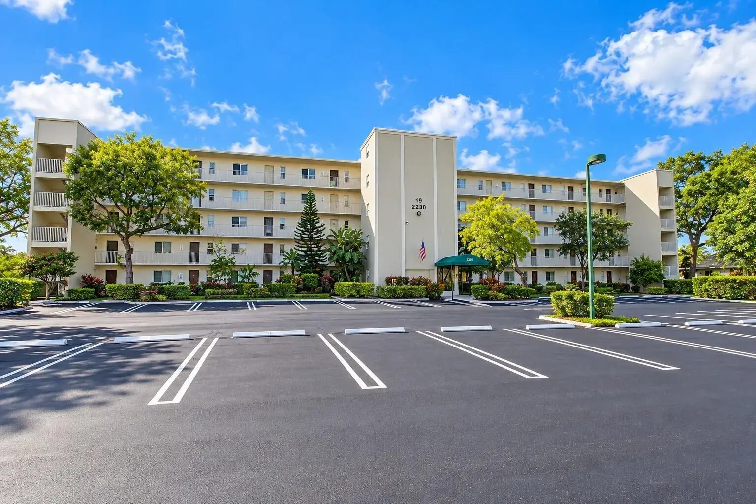 2230 N CYPRESS BEND Drive # 410, Pompano Beach FL 33069