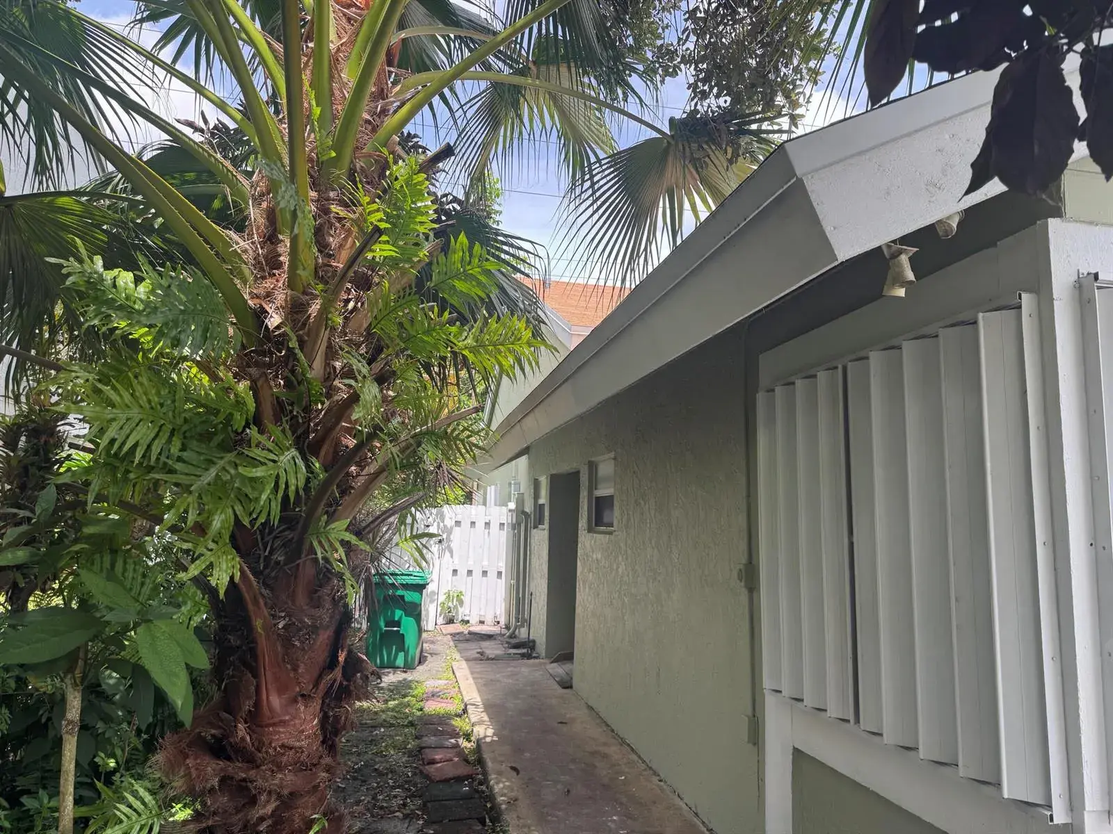 1111 SW 111th Way, Davie FL 33324