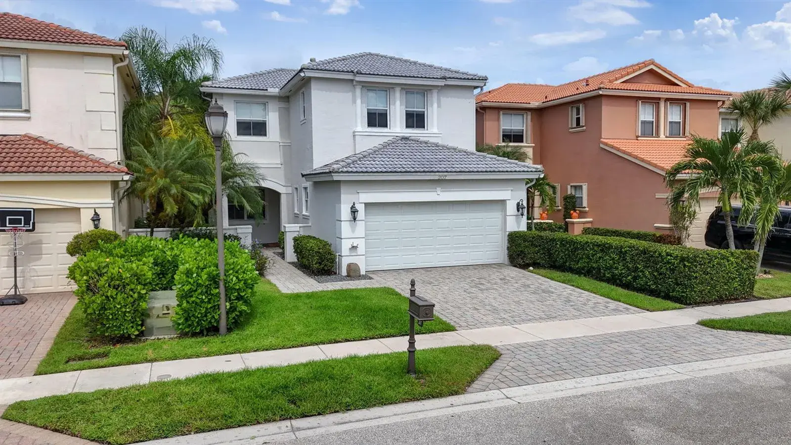 207 ISLE VERDE Way, Palm Beach Gardens FL 33418