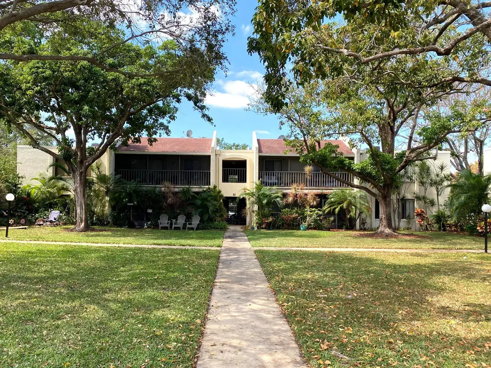 150 Pineview Road # H8, Jupiter FL 33469
