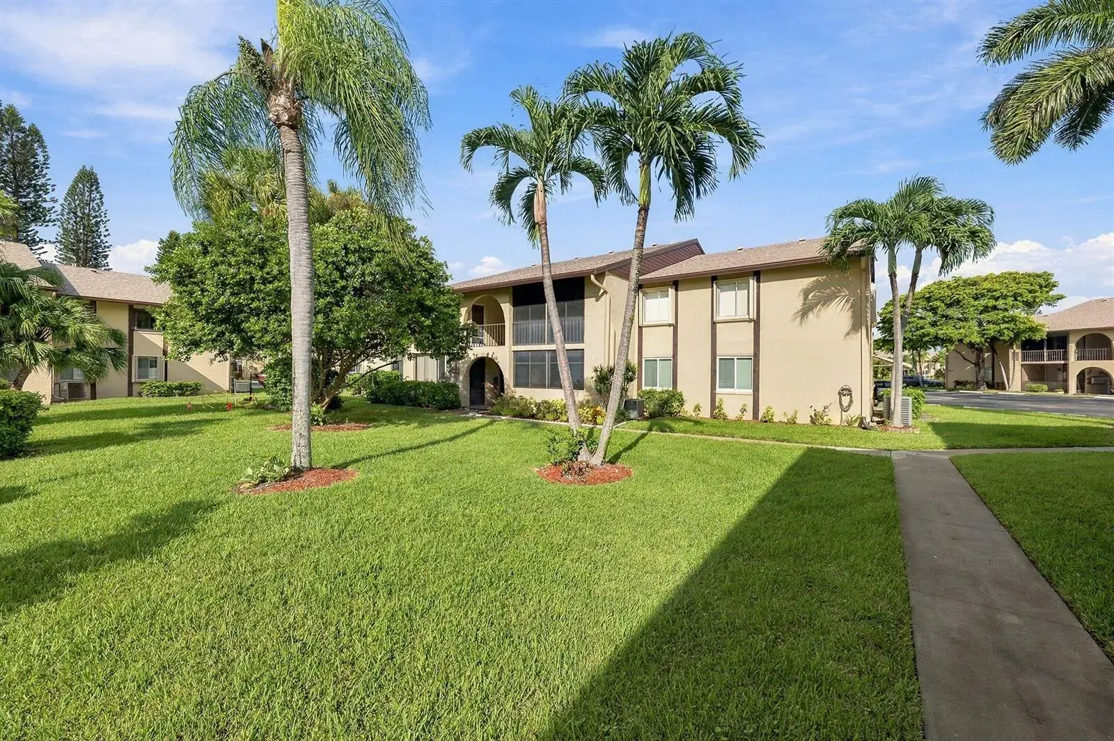 313 PINE RIDGE Circle # 2, FL 33463