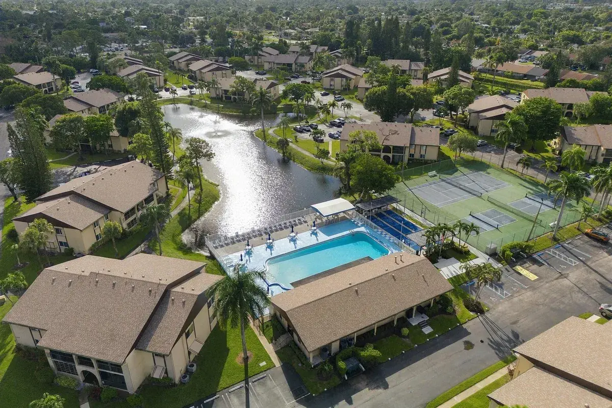 313 PINE RIDGE Circle # 2, FL 33463