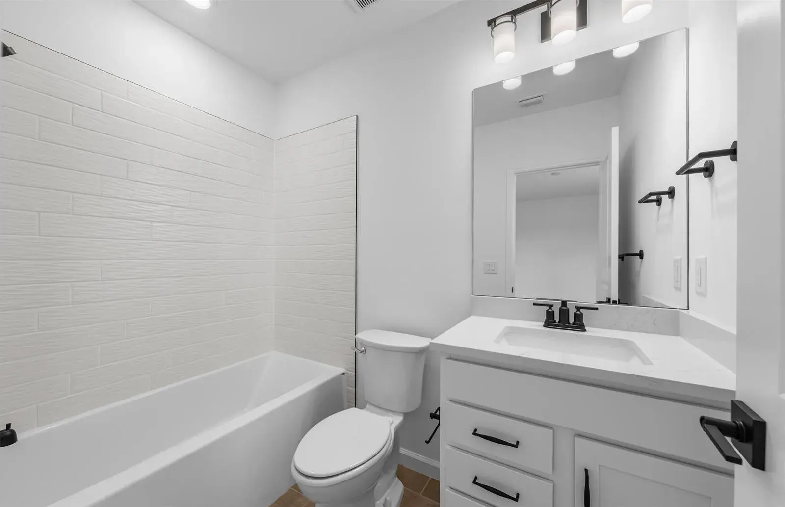 2084 FREEMONT Way, Naples FL 34120