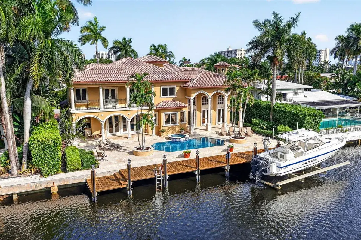 67 ROYAL PALM Drive, Fort Lauderdale FL 33301