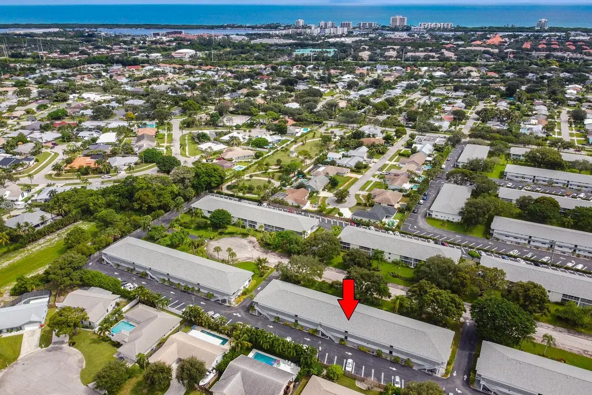 8 Garden Street # 205R, Tequesta FL 33469