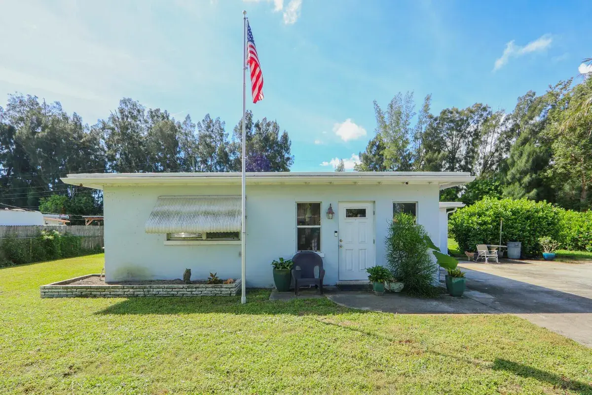 2708 CHEROKEE Court, West Palm Beach FL 33406