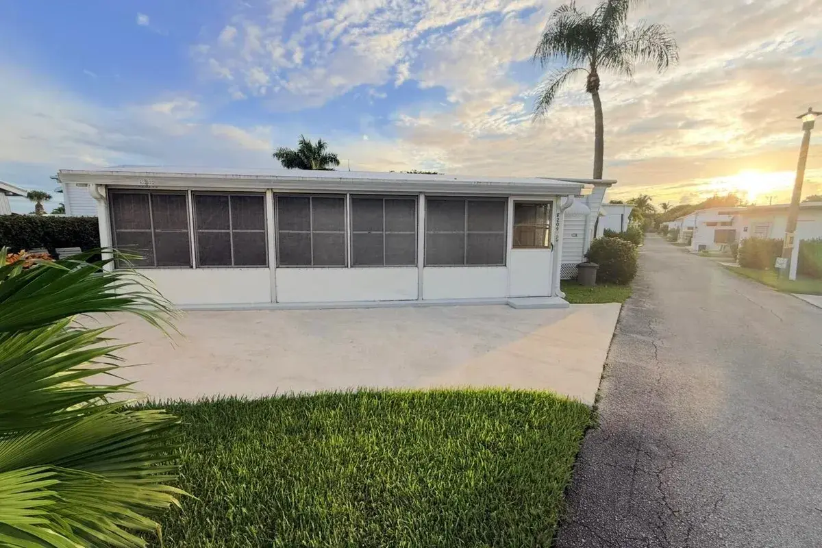 209 E Eagle Drive, Boynton Beach FL 33435