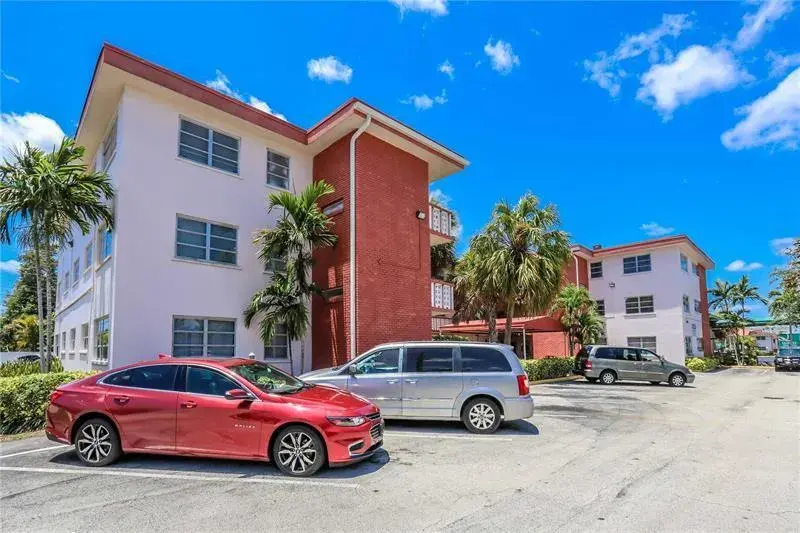 4800 Hollywood Boulevard # 1F, Hollywood FL 33021