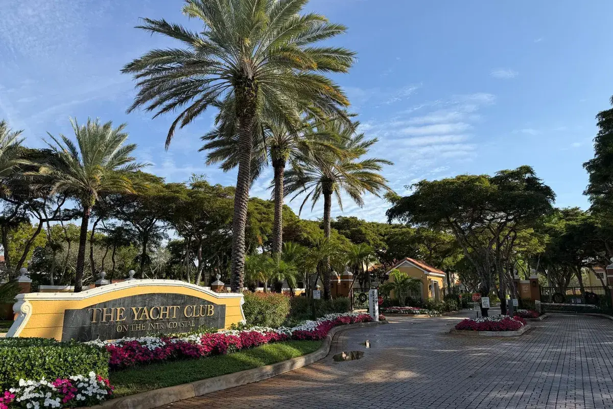 123 Yacht Club Way # 111, Hypoluxo FL 33462