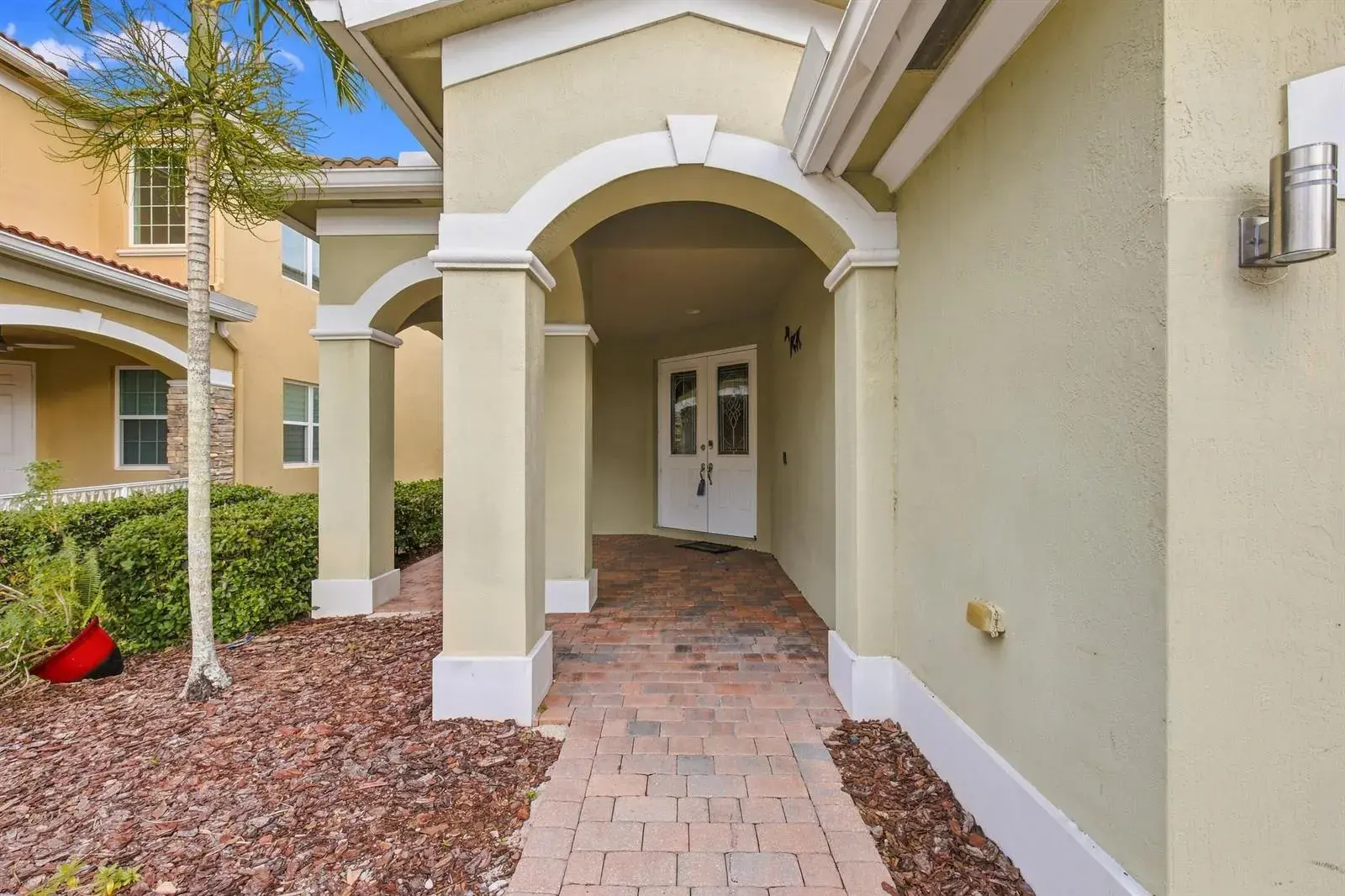 1086 NW LEONARDO Circle, Port St. Lucie FL 34986