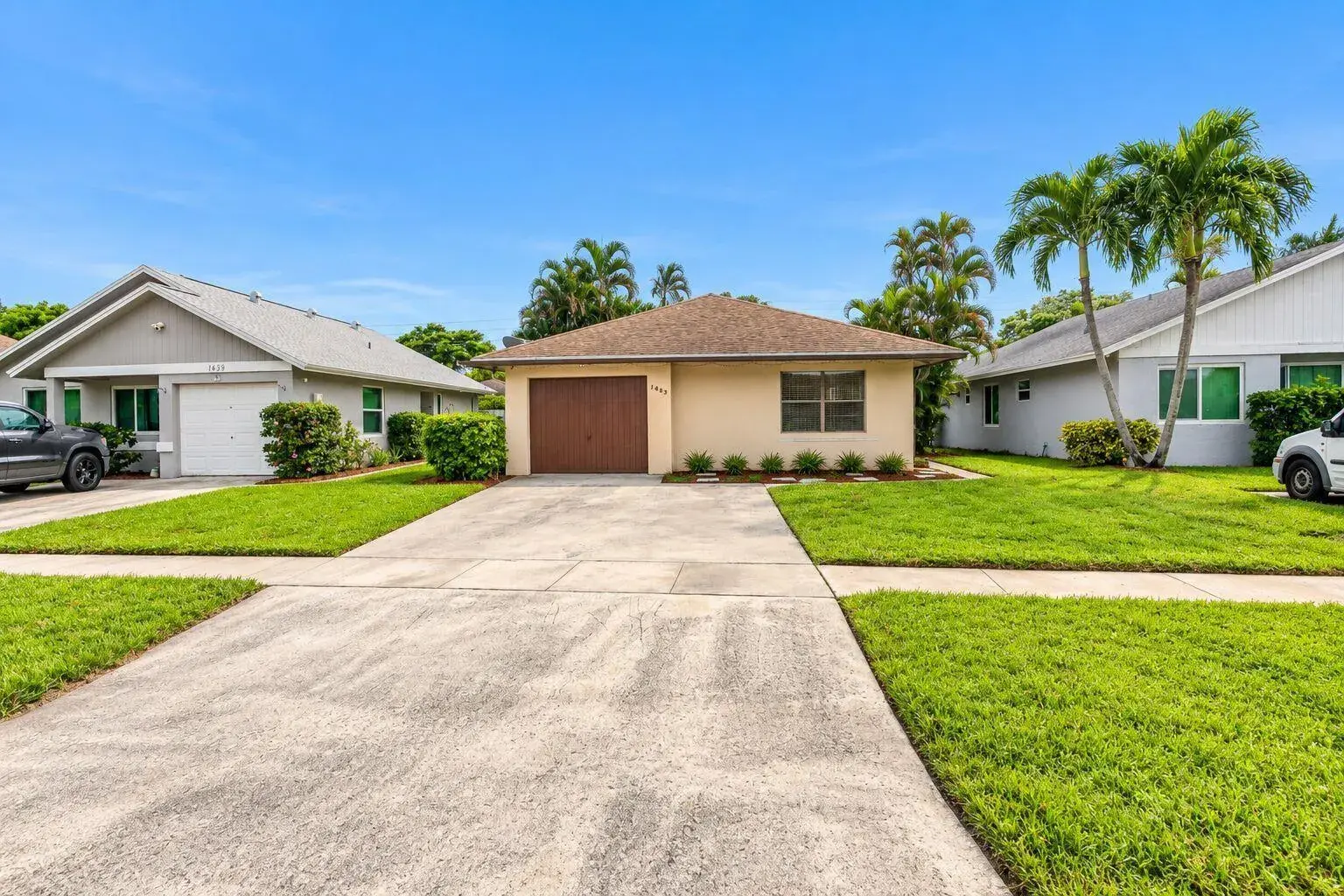 1435 S Summit Run Circle, West Palm Beach FL 33415