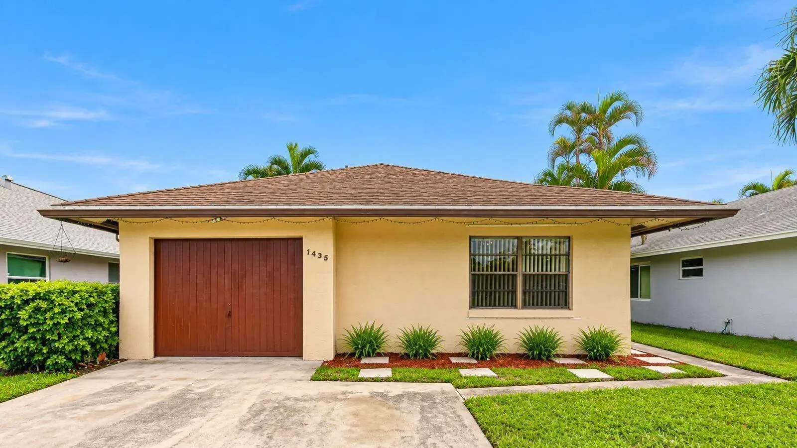 1435 S Summit Run Circle, West Palm Beach FL 33415