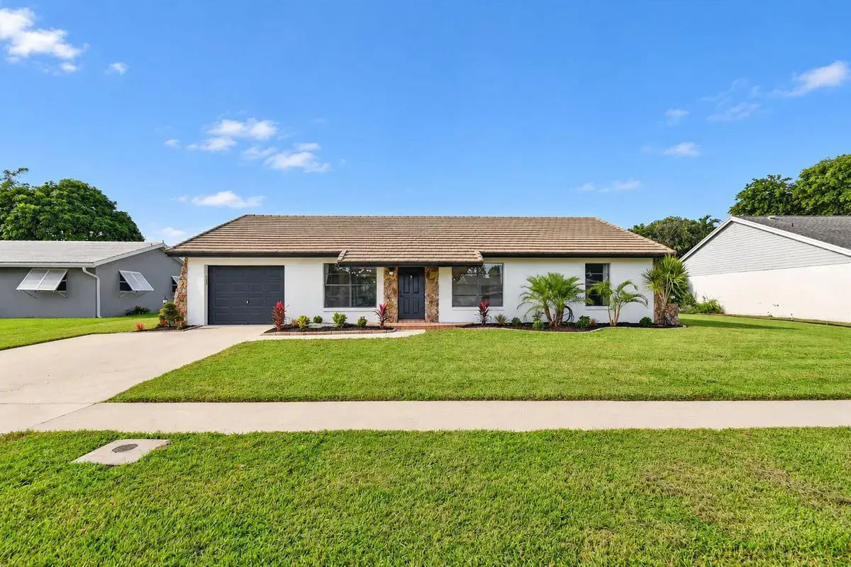 8213 Rose Marie Avenue W, Boynton Beach FL 33472