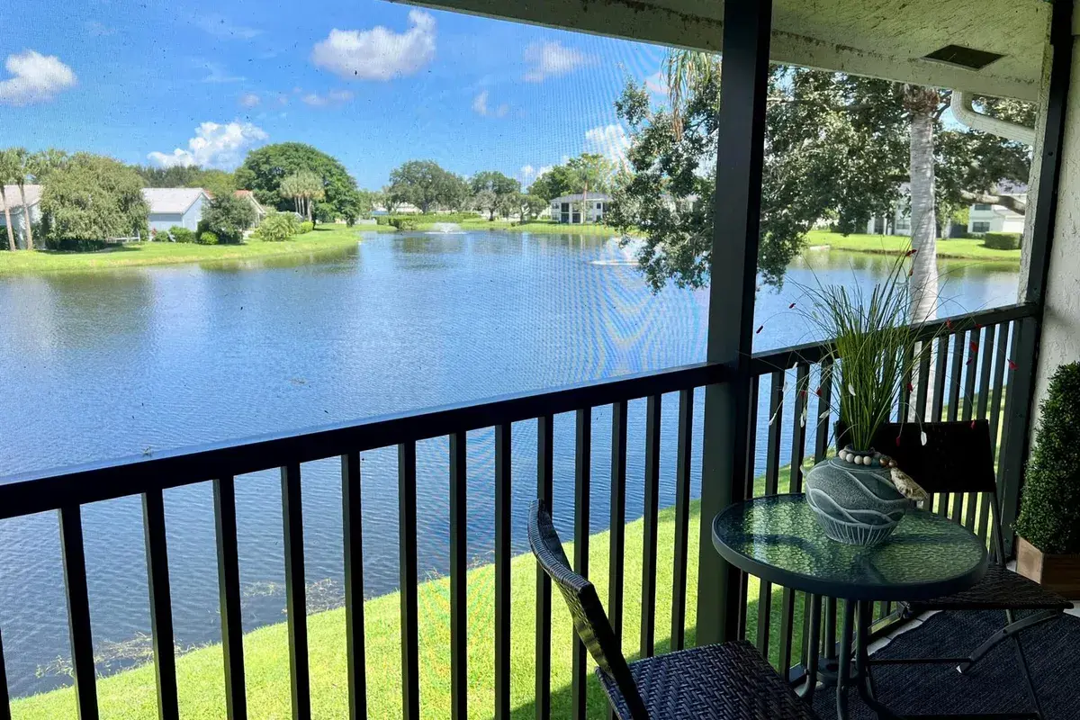 6944 BRIARLAKE Circle # 201, Palm Beach Gardens FL 33418