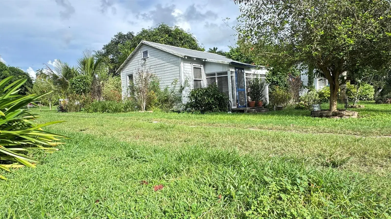 1977 E Main Street, Pahokee FL 33476