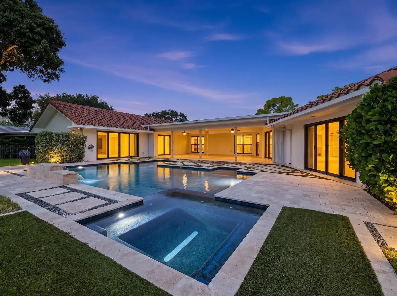 1013 SHADY LAKES Circle, Palm Beach Gardens FL 33418
